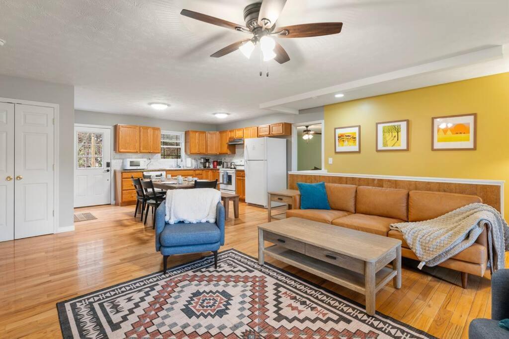 Mountain Views, Hot Tub, Firepit, Dog Friendly, Ev Connector Villa Stanley Exterior photo