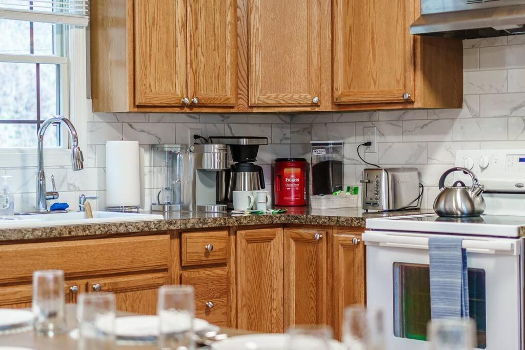 Mountain Views, Hot Tub, Firepit, Dog Friendly, Ev Connector Villa Stanley Exterior photo