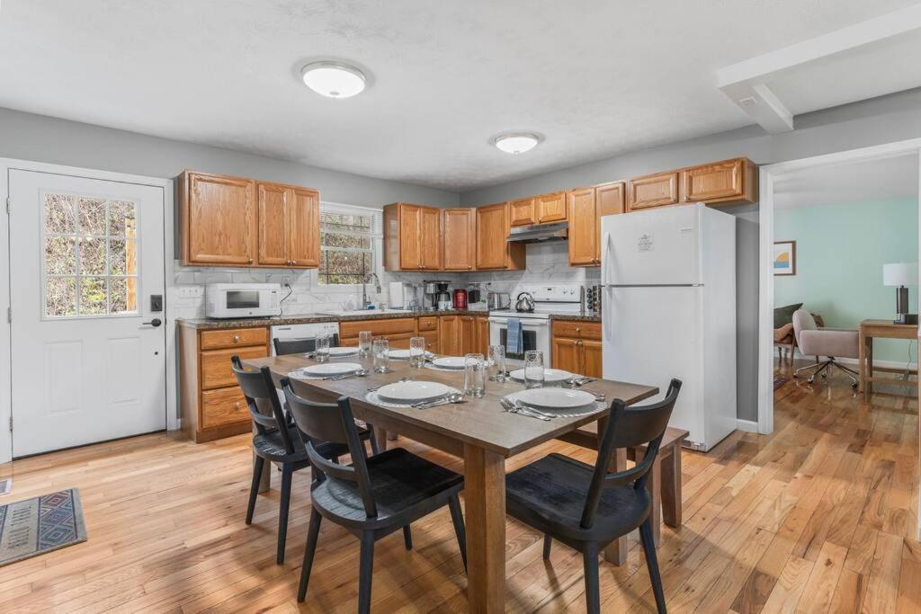 Mountain Views, Hot Tub, Firepit, Dog Friendly, Ev Connector Villa Stanley Exterior photo