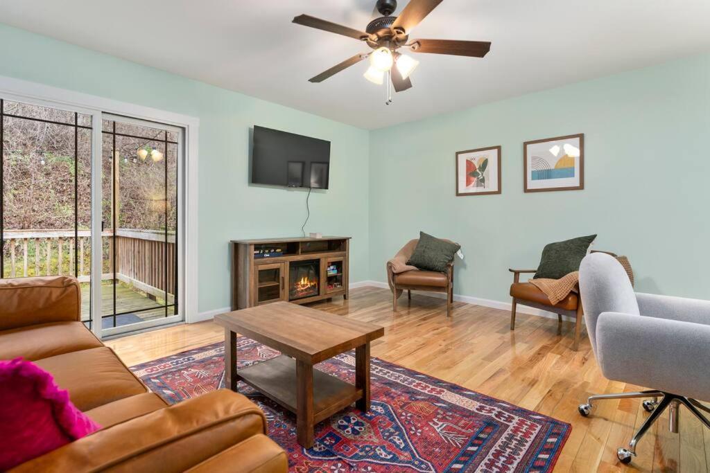 Mountain Views, Hot Tub, Firepit, Dog Friendly, Ev Connector Villa Stanley Exterior photo