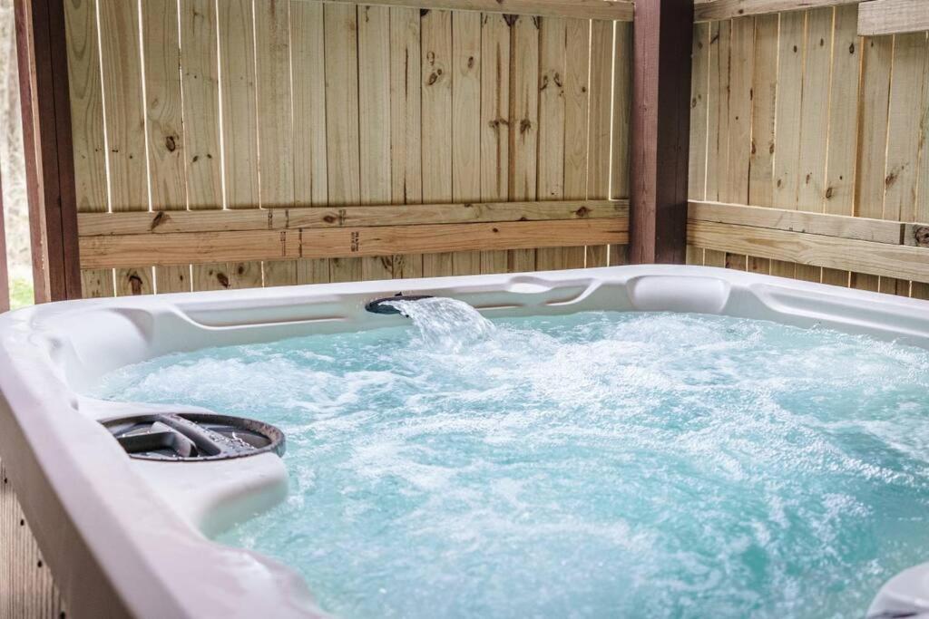 Mountain Views, Hot Tub, Firepit, Dog Friendly, Ev Connector Villa Stanley Exterior photo