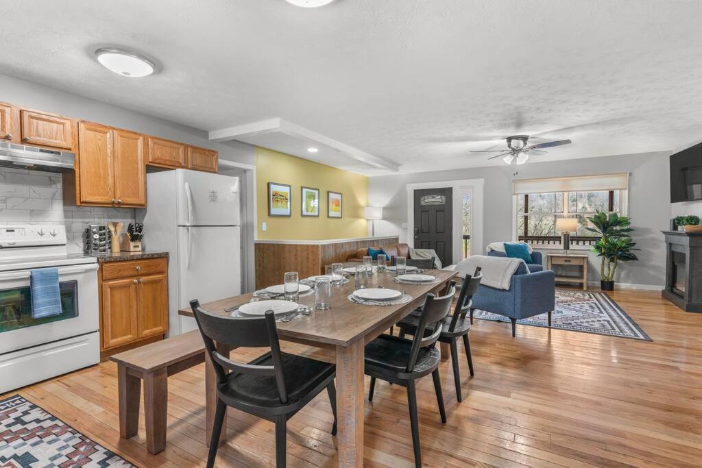 Mountain Views, Hot Tub, Firepit, Dog Friendly, Ev Connector Villa Stanley Exterior photo