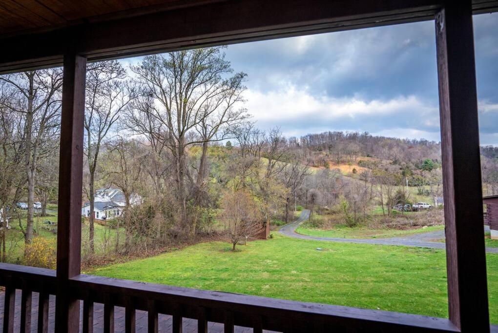 Mountain Views, Hot Tub, Firepit, Dog Friendly, Ev Connector Villa Stanley Exterior photo